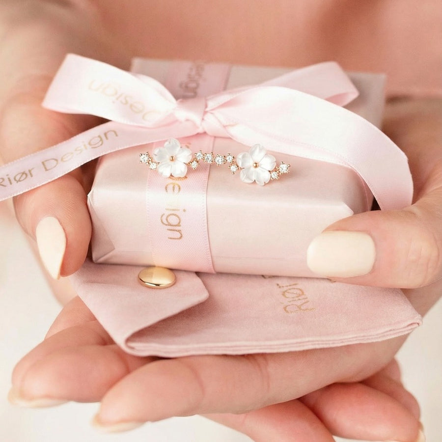 Riør earrings ready as a gift