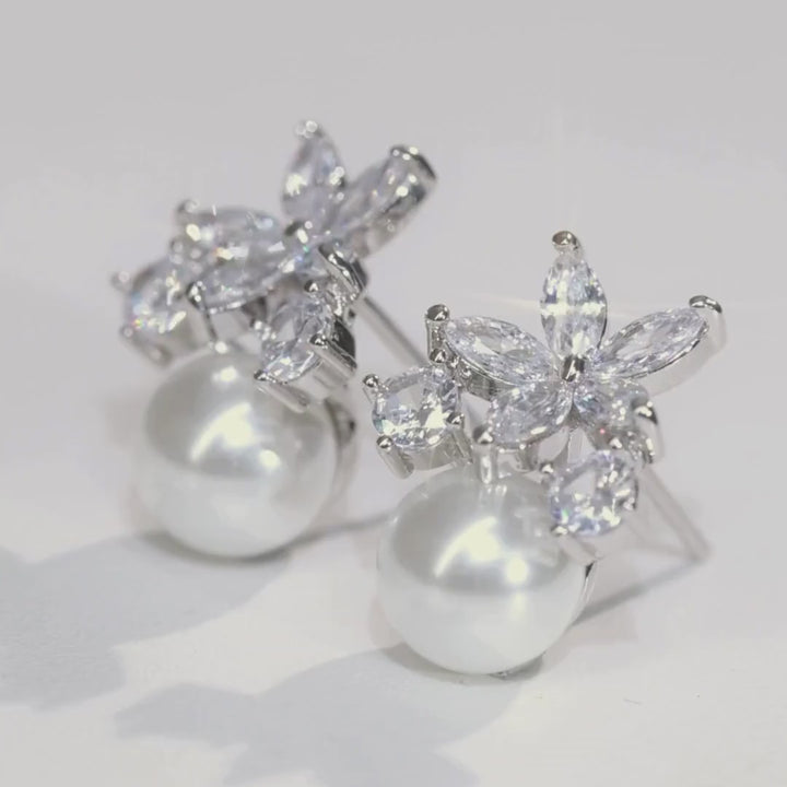 Silver Fleur Earrings